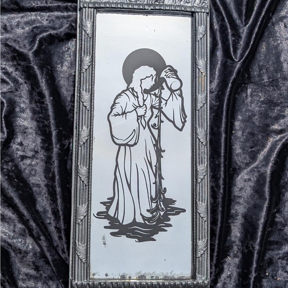 Aquarius Mirror - Picture 1 of 1